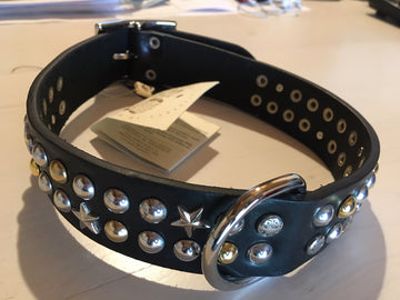 KORU LEATHER COLLAR WITH ROUNDED STUD AND BLACK STARS H 3,5 CM
