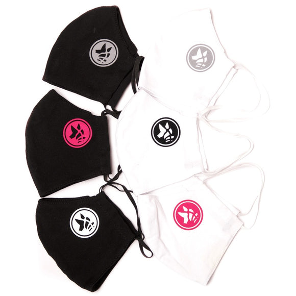 SCHWARZE WASCHBARE MASKE „FACE MASK 02“ MIT WEISSEM GREYHOUND-LOGO 