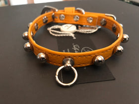 COLLAR AND MEDAL HOLDER IN OCHER ECO-LEATHER WITH BALL STUD