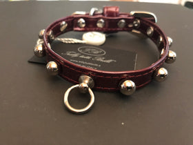 COLLAR AND MEDAL HOLDER IN BORDEAUX ECO-LEATHER WITH ROUND STUD